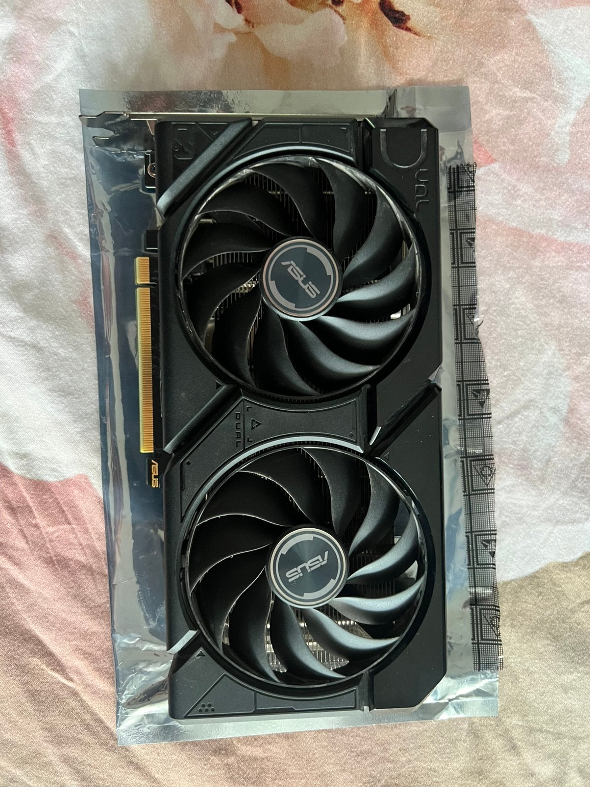 ASUS Dual GeForce RTX 4060  DLSS 3  Ray Tracing, Computers en Software, Videokaarten, Ophalen, HDMI, GDDR6, Zo goed als nieuw