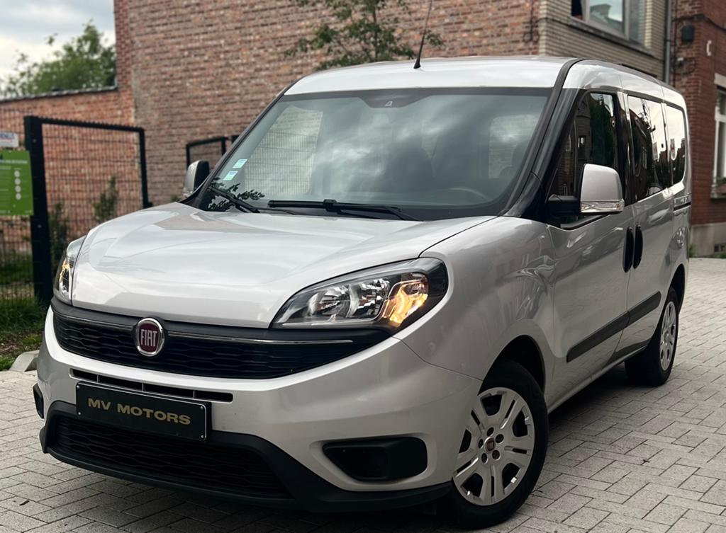 Fiat Doblò Cargo Combi 1.6 D Multijet 2023 avec 54 000 km !, Autos, Fiat, Entreprise, Achat, Doblo, ABS, Caméra de recul, Phares directionnels