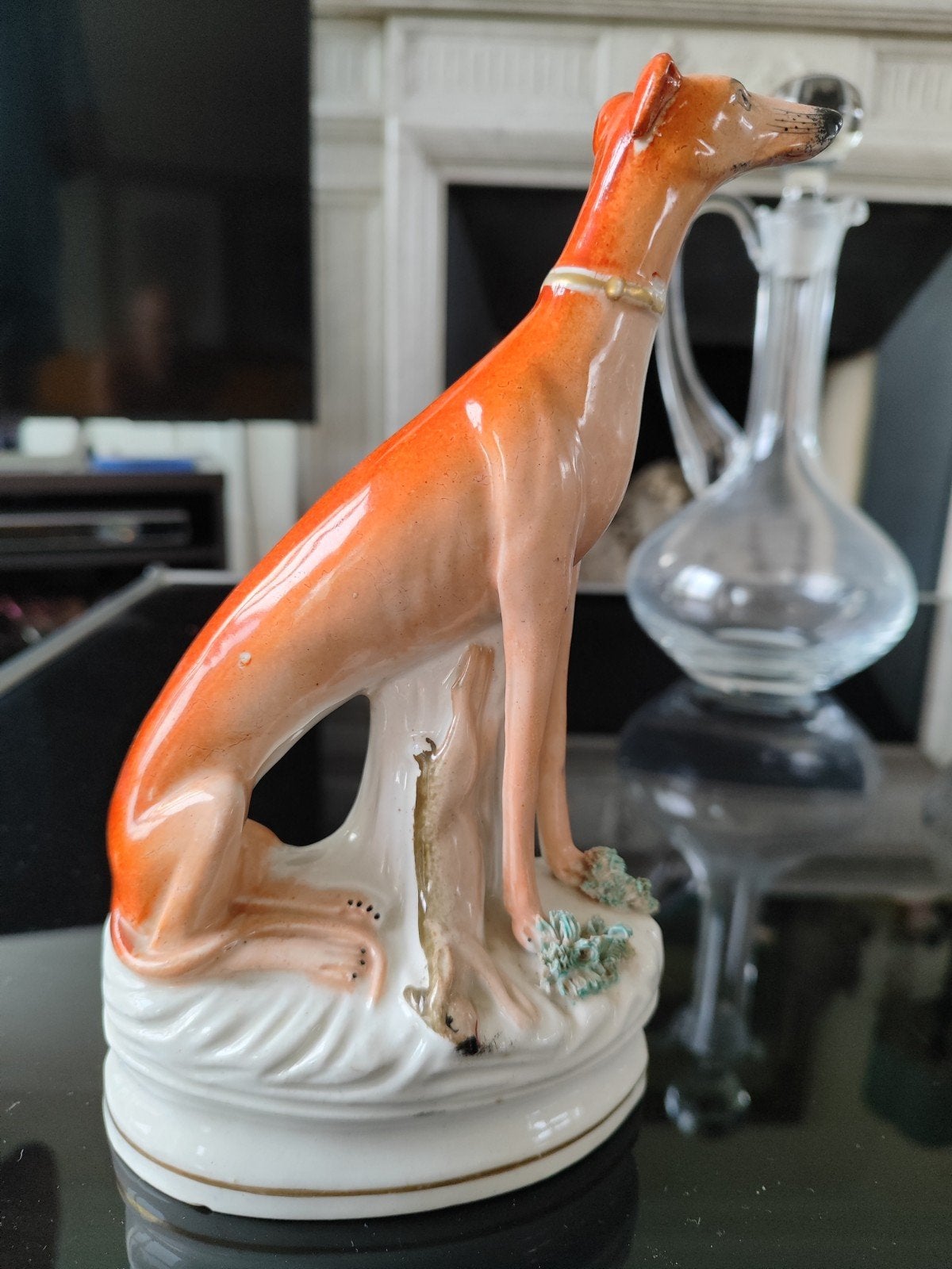 hond in Staffordshire pottery, Ophalen