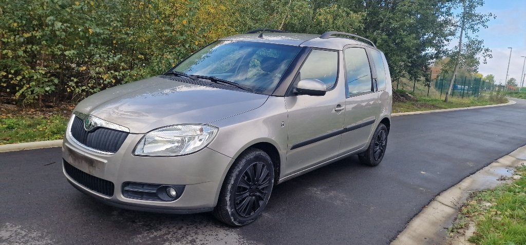 Skoda Roomster, Auto's, Stof, 63 kW, 4 cilinders, Bruin