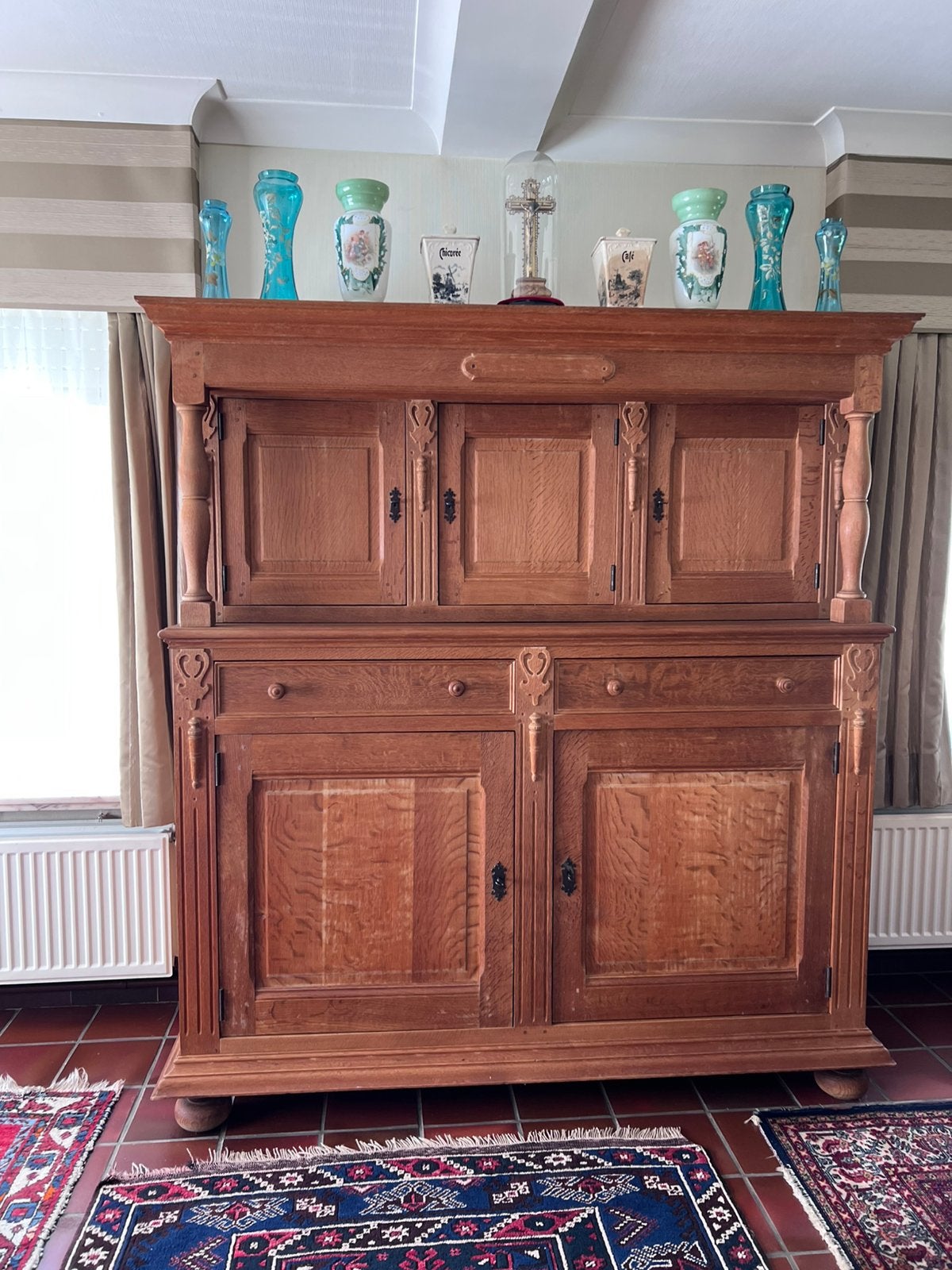 antieke tafel, stoelen en kast, Ophalen