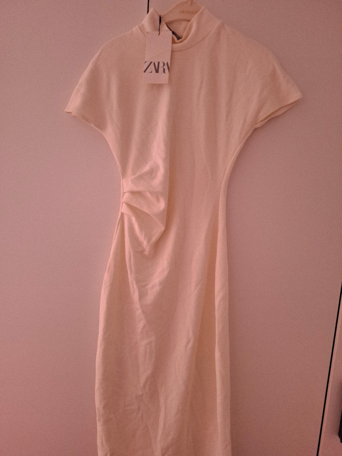joli tapis en tissu Zara New, Enlèvement