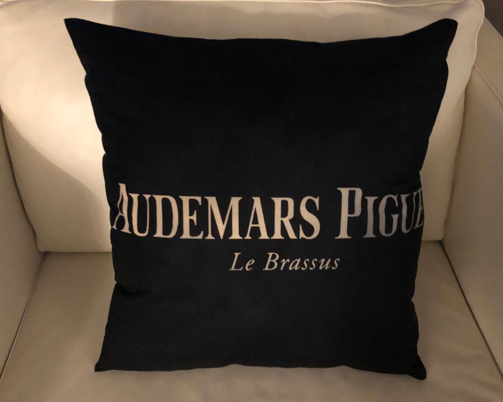 Audemars Piguet Decoratie Kussen, Huis en Inrichting, Woonaccessoires | Kussens, Nieuw, Ophalen of Verzenden