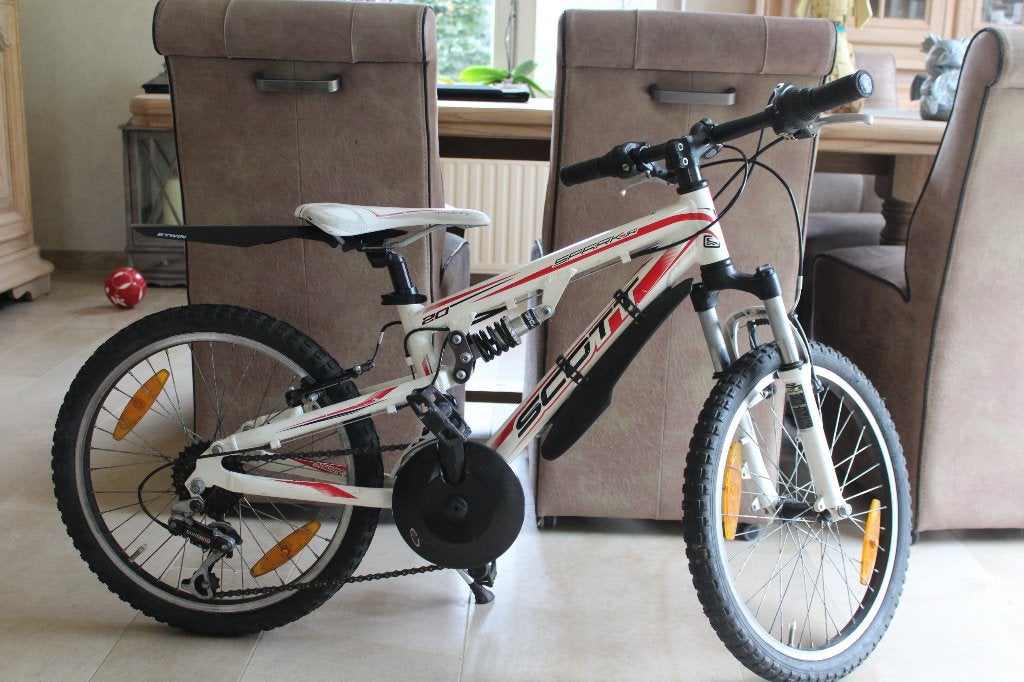 Vélo de montagne Scott JR Spark 20 pouces, Vélos & Vélomoteurs, Vélos | Garçons, Utilisé, 20 pouces, Frein à main, Vitesses, Frein à disque