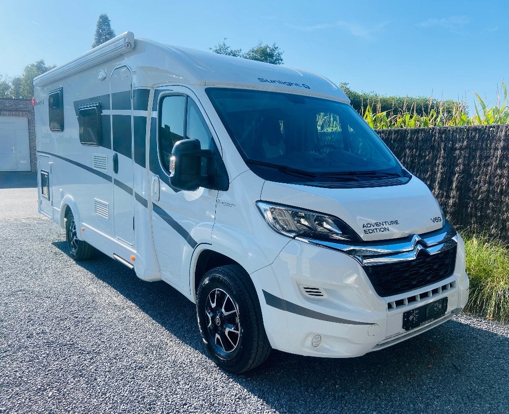 Sunlight V69 Adventure Edition, Caravans en Kamperen, Mobilhomes, Sunlight, Ringverwarming, 6 tot 7 meter, Handgeschakeld