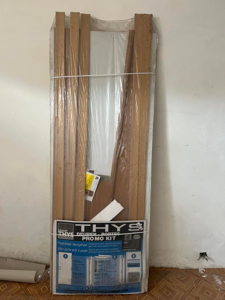2 portes kit complet intérieur jamais ouvert à 250€, Bricolage & Construction, Enlèvement, Neuf