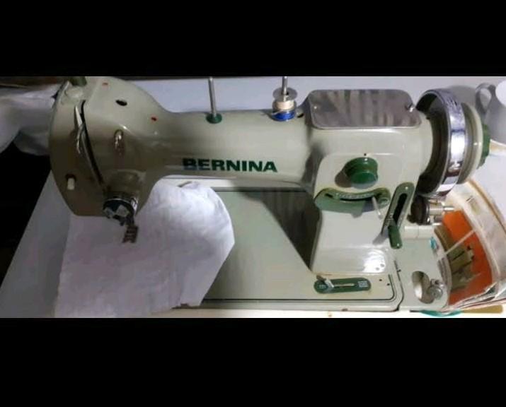 Bernina naaimachine, Enlèvement