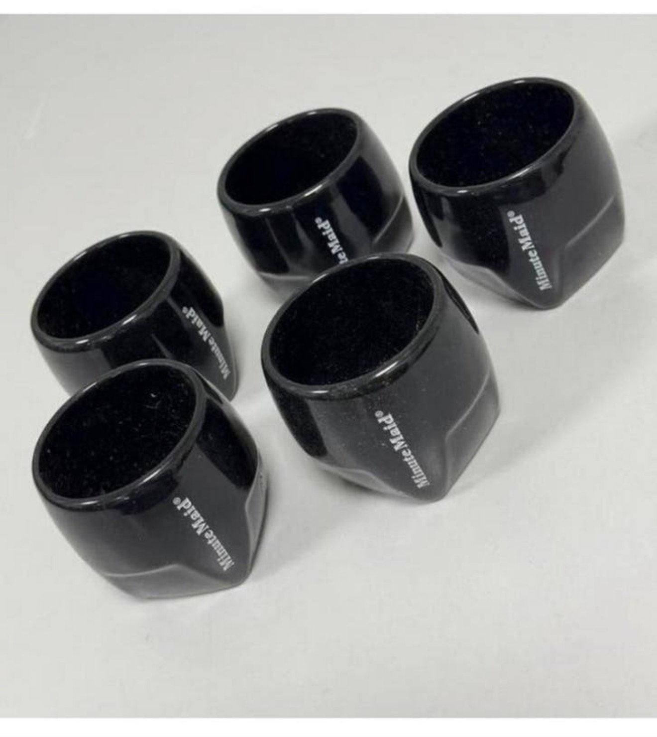 5x Mini gobelet en verre à liqueur Minute Maid noir, Enlèvement ou Envoi, Comme neuf, Verres et Verres à shot