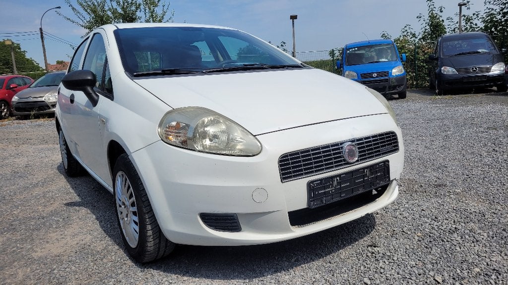 fiat punto 1.3jtd TREKHAAK 5 deurs 2007, Auto's, Fiat, Voorwielaandrijving, Stof, 4 cilinders, https://public.car-pass.be/vhr/c2812db0-192b-49c5-965a-c8fb4485c36d