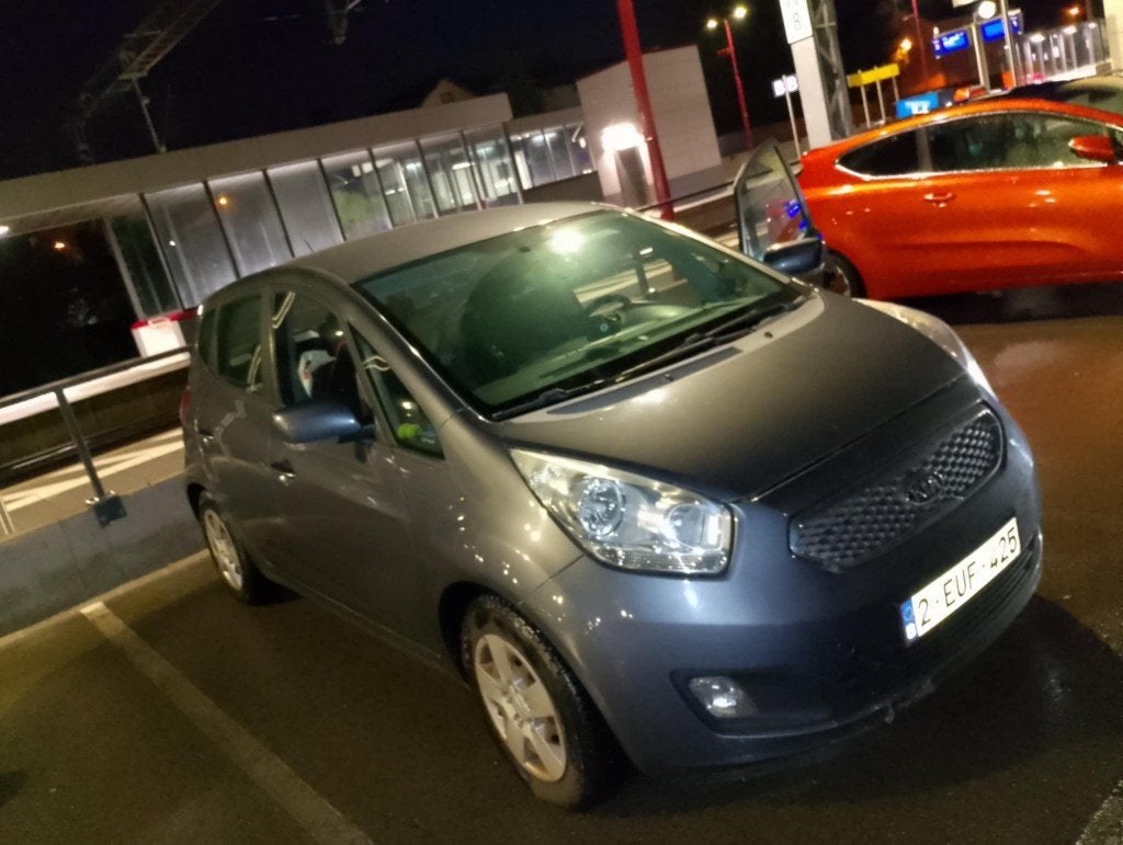 POUR PIÈCES OU RÉPARATION, Auto's, Kia, Voorwielaandrijving, Euro 5, USB, Particulier