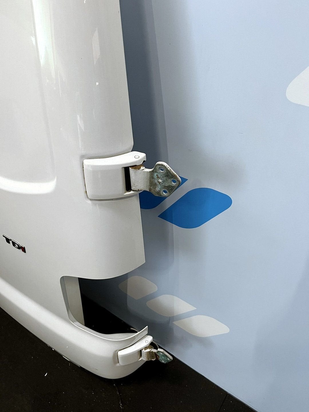 Porte arrière droite VW Transporter T6 blanche LB9A 7LA82709, -, Utilisé, Porte, -