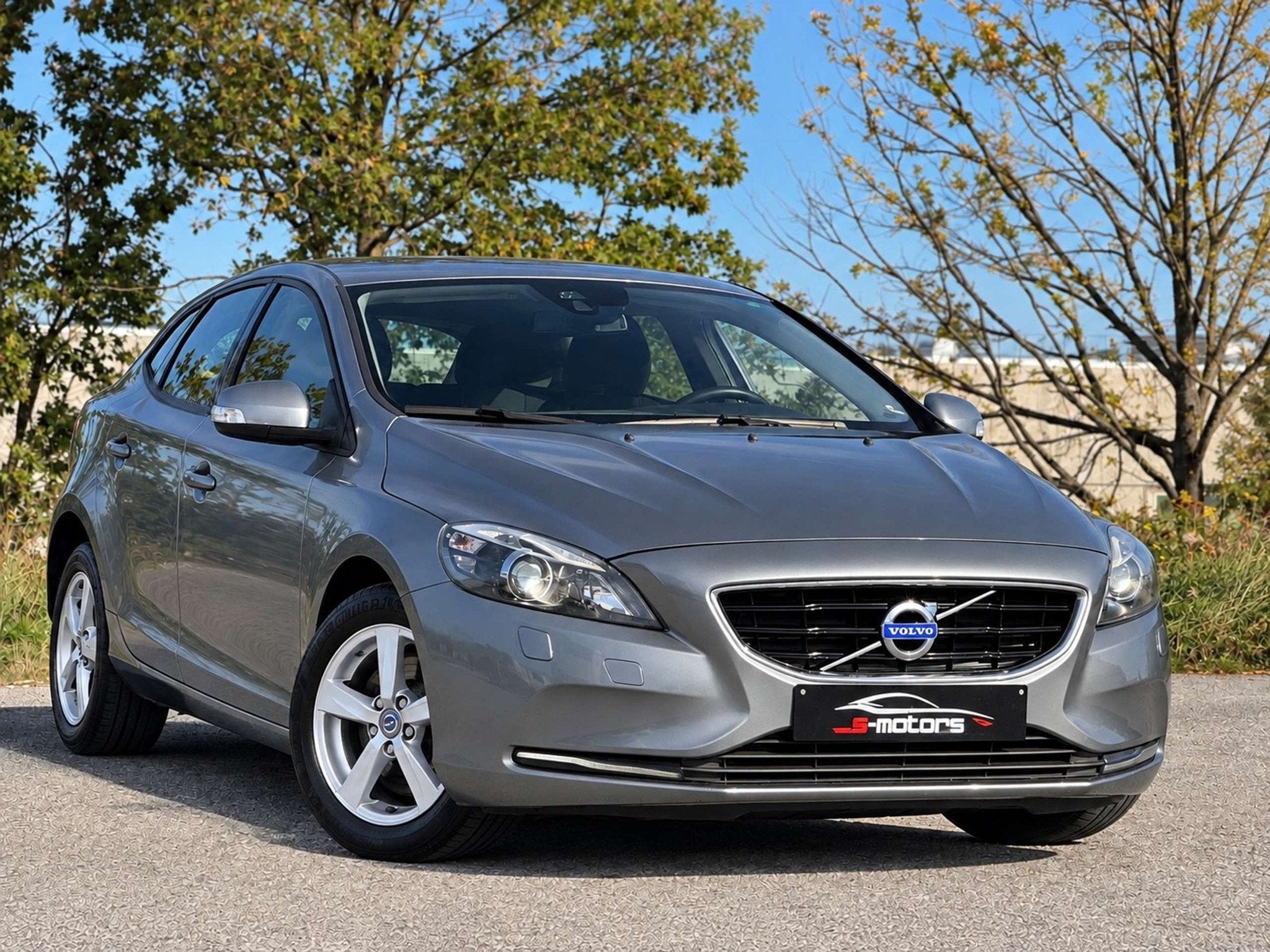 Volvo V40 2.0 D2 * AUTOMATIQUE * TRES PROPRE * EURO 6B, Auto's, Gebruikt, 4 cilinders, 120 pk, Bedrijf