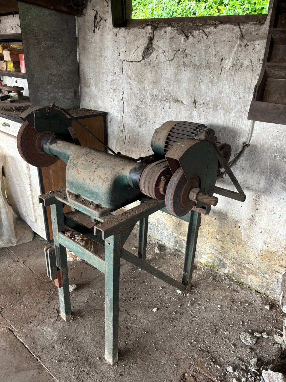 Oude slijpsteen die nog werkt plus nog extra slijpstenen, Bricolage & Construction, Outillage | Meuleuses, Enlèvement, Utilisé