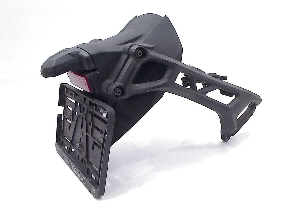 PORTE PLAQUE D'IMMATRICULATION Niken GT 2021- (MXT850D), Dhr. S. di Majo, Utilisé, Info@cama-motorparts.nl, P.J. Troelstraweg 8 8
3144 CX  MAASSLUIS, NL