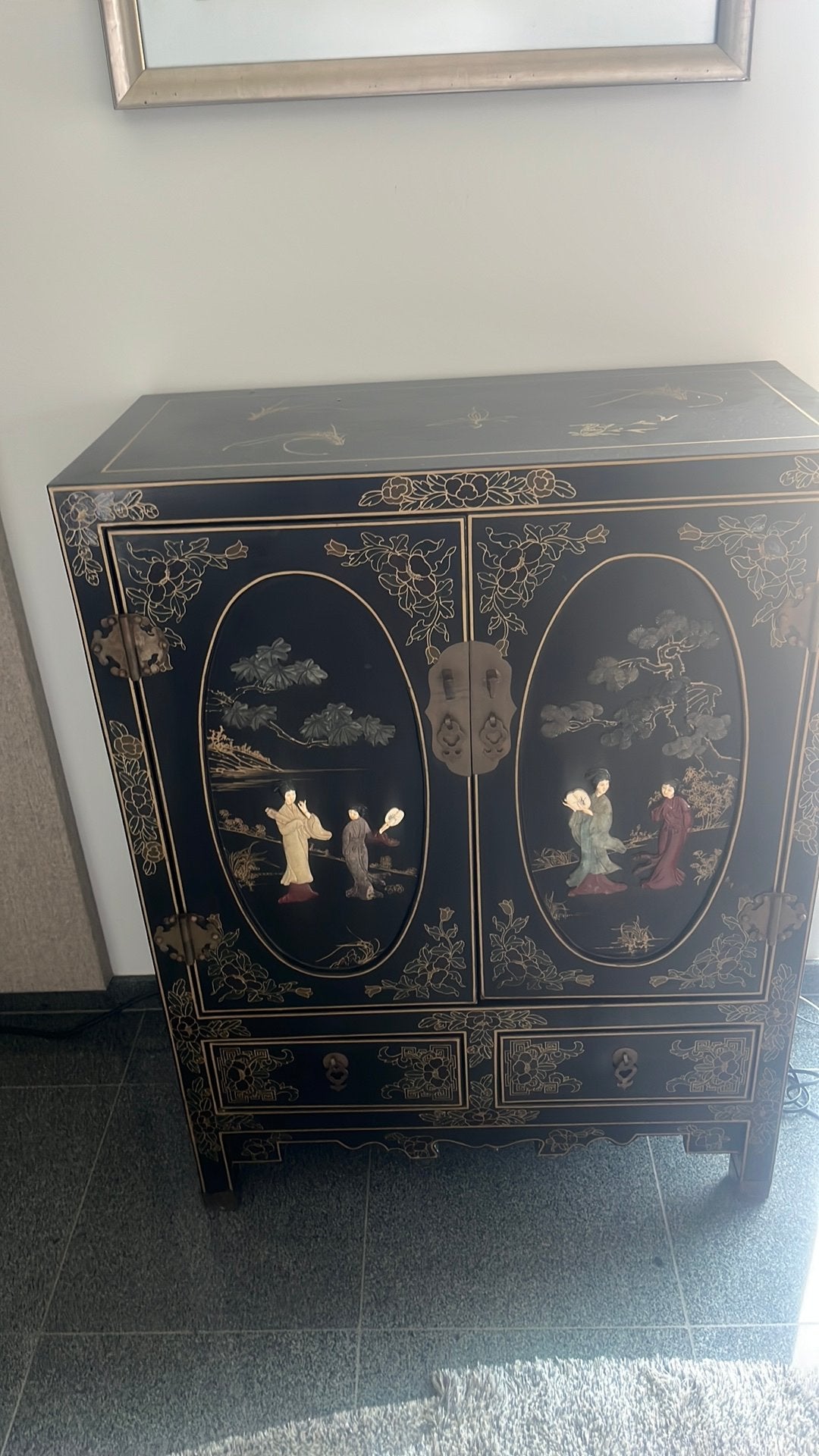 Chinese kast met handbeschilderde panelen en laden, Ophalen, Zo goed als nieuw