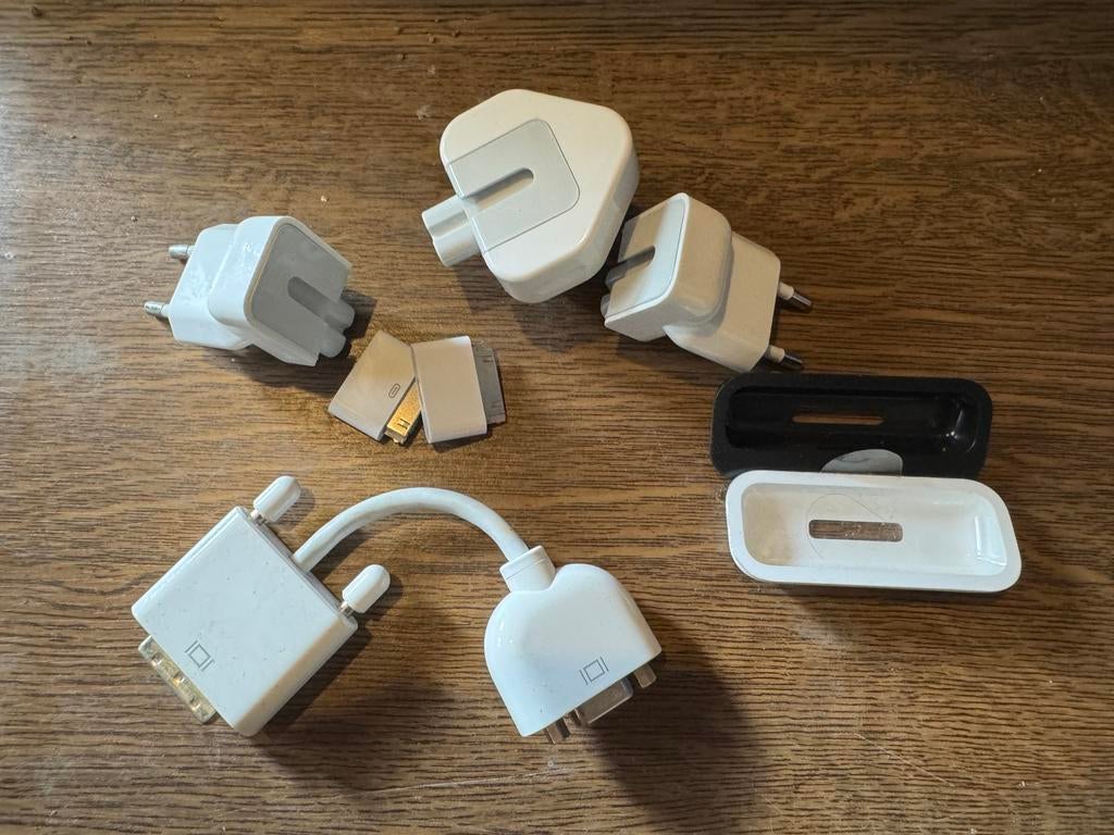 Lot oude Apple Mac accesoires, Computers en Software, Pc- en Netwerkkabels, Gebruikt, Ophalen of Verzenden