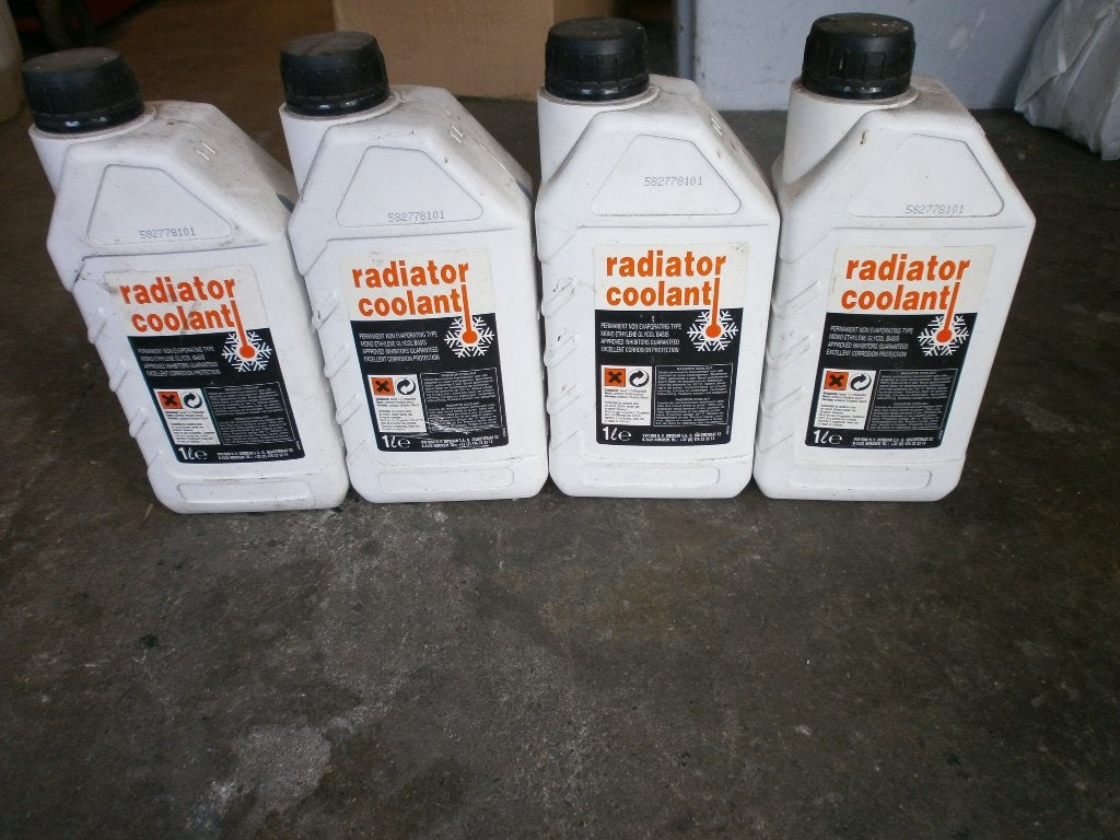 LOT 4L ANTI GEL + 1 L HUILE TRANSMISSION NOUVEAUX, Enlèvement ou Envoi