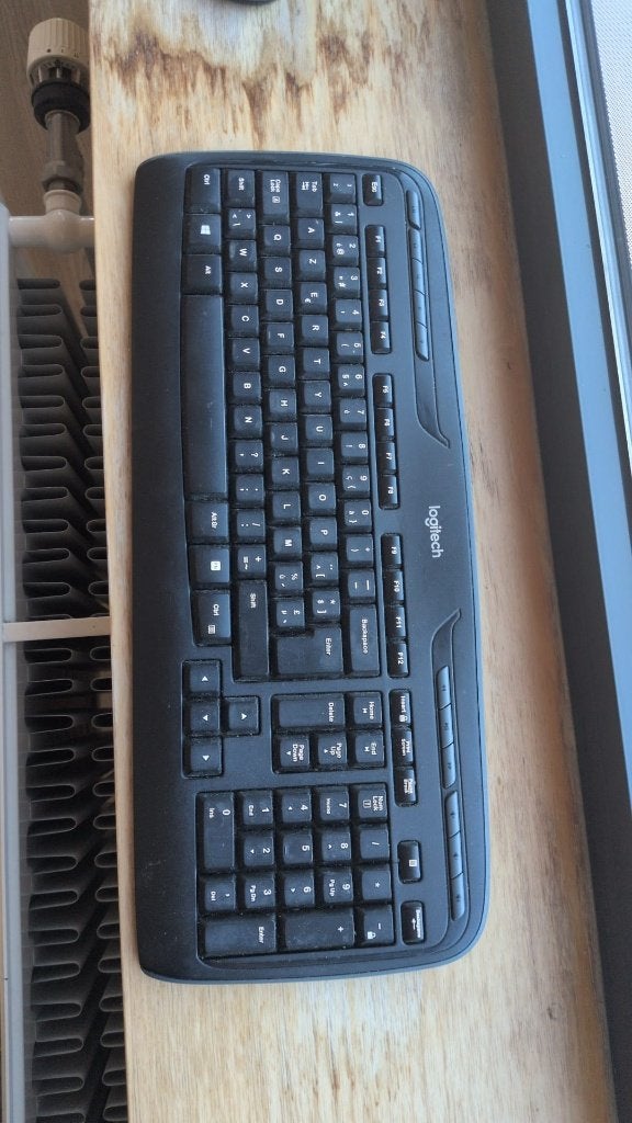 toetsenbord en muis van logitech - 20€, Ophalen of Verzenden, Azerty, Gebruikt