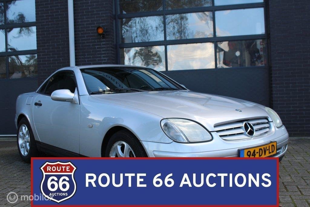 Mercedes-Benz SLK 200 Kompressor | 2000 | Route 66 Auctions, Auto's, Zwart, Mercedes-Benz, Bedrijf, Handgeschakeld