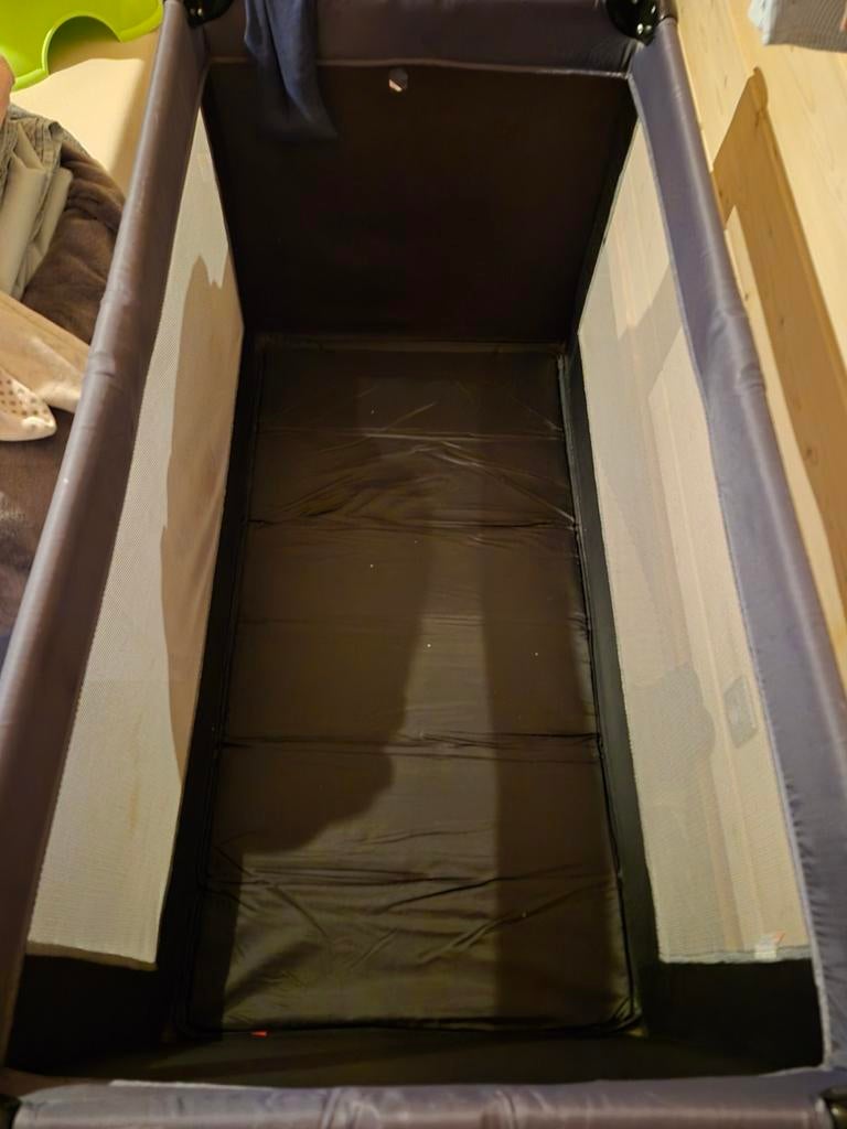 Kinderbedje volledig compleet met dubbele matras, Ophalen