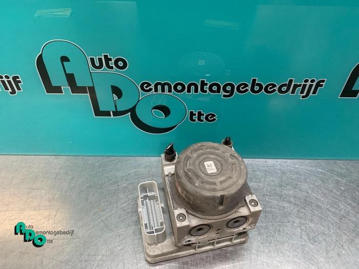 Pompe ABS d'un Peugeot 208 (208 12-), -, 3 mois de garantie, Utilisé, -