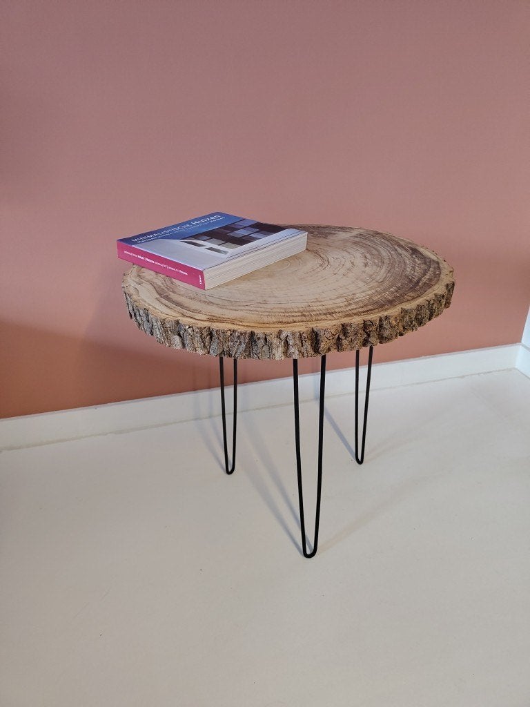 J-Line boomstam bijzettafel hout/metaal Ø 50 cm, Huis en Inrichting, 45 tot 60 cm, Minder dan 55 cm, Gebruikt, Rustiek