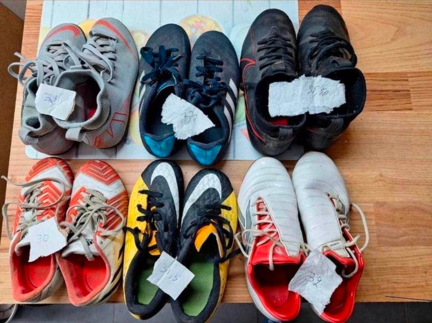 Lot de chaussures de foot enfants petite pointure,, Enlèvement, Chaussures