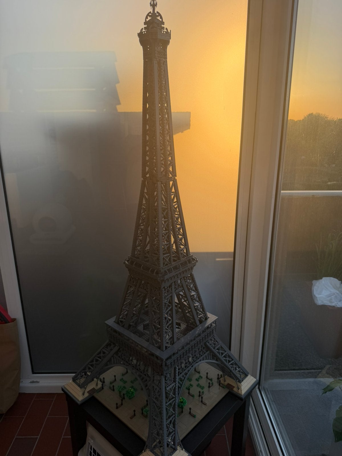 Eiffeltoren lego, Huis en Inrichting, Ophalen, Zo goed als nieuw