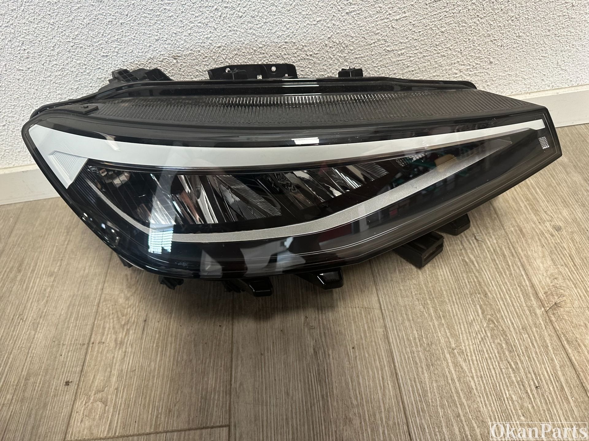 Volkswagen ID.4 Phare droit LED droit 11B941006A, Utilisé, Volkswagen