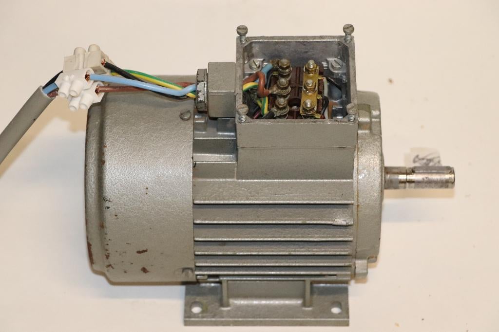 Moteur asynchrone triphasé., Bricolage & Construction, Enlèvement, Utilisé, Moteur électrique, 1800 tpm ou plus