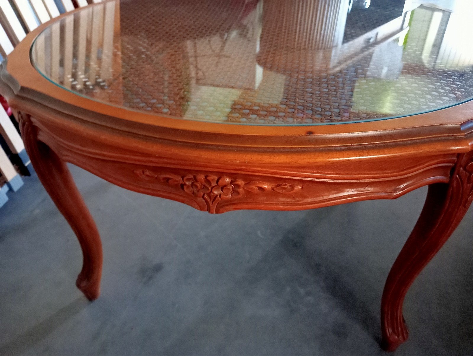 salontafel met glas, Ophalen