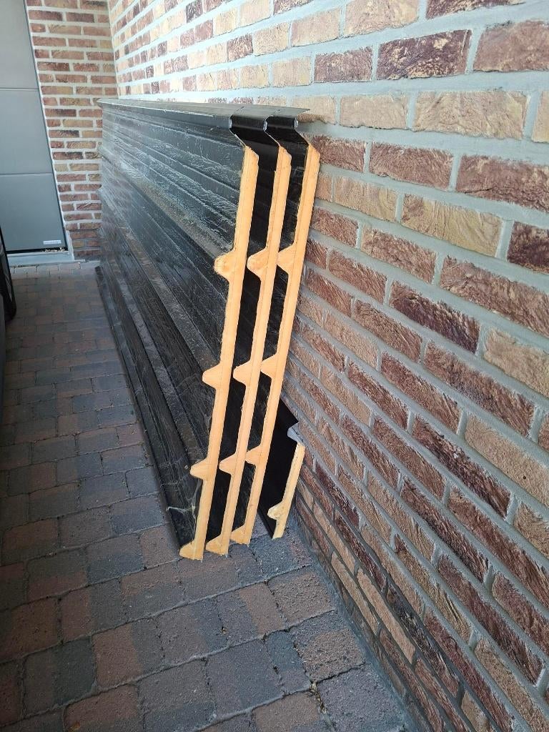 Metalen dakplaten met isolatie ( nieuwe ), Doe-het-zelf en Bouw, Zwart, Nieuw, Metaal, Ophalen