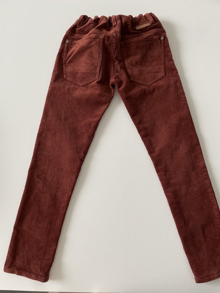Bruine kwalitatieve fluwelen broek maat 134, Kinderen en Baby's, Kinderkleding | Maat 134, Broek, Hampton Bays, Ophalen of Verzenden