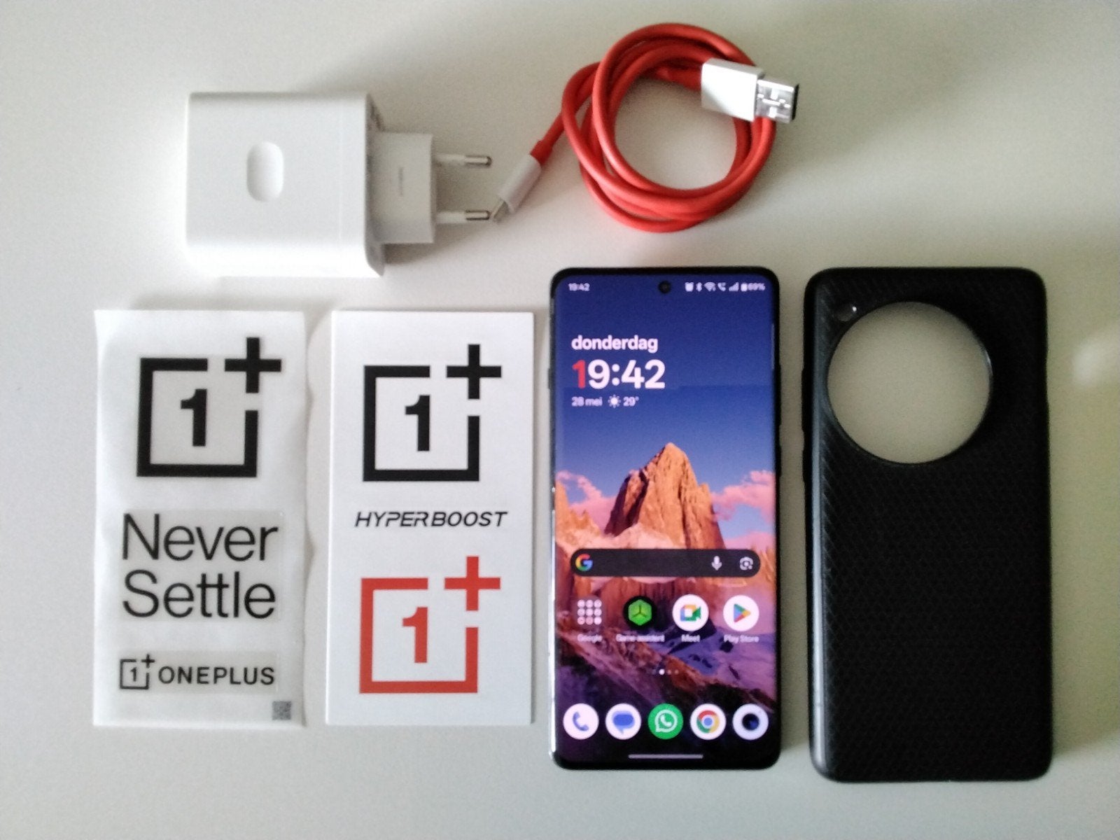 OnePlus 12 16/512 Go noir avec chargeur Supervooc, Télécoms, Enlèvement, Comme neuf, Sans abonnement, Sans simlock