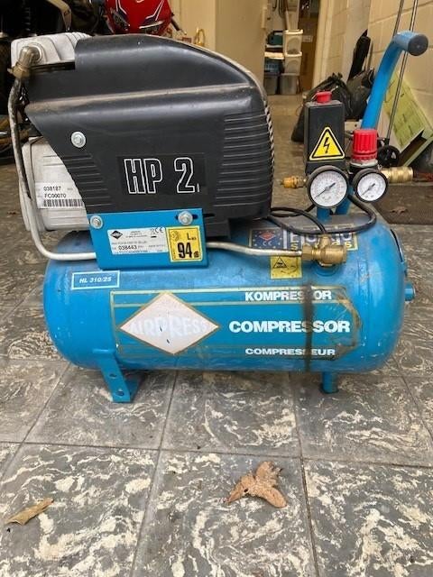 compressor, Bricolage & Construction, Compresseurs, 25 à 100 litres, Enlèvement, Utilisé, 10 bars ou plus