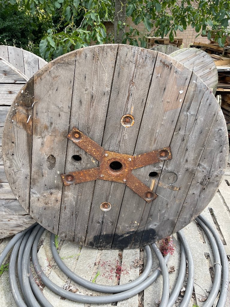 Haspel D140, Tuin en Terras, Tuintafels, Ophalen, Gebruikt, Rond, Hout