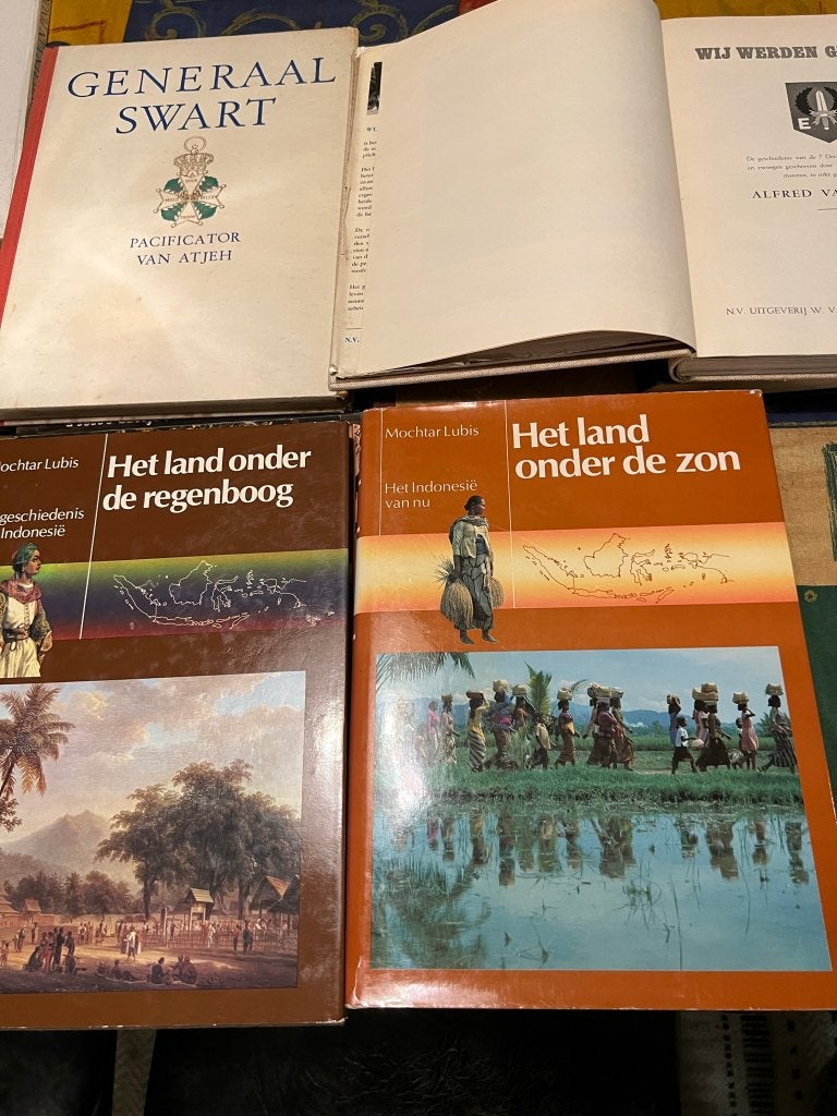 pakket boeken rond Nederlands India - Indonesie, Ophalen of Verzenden, 20e eeuw of later, Gelezen, Azië