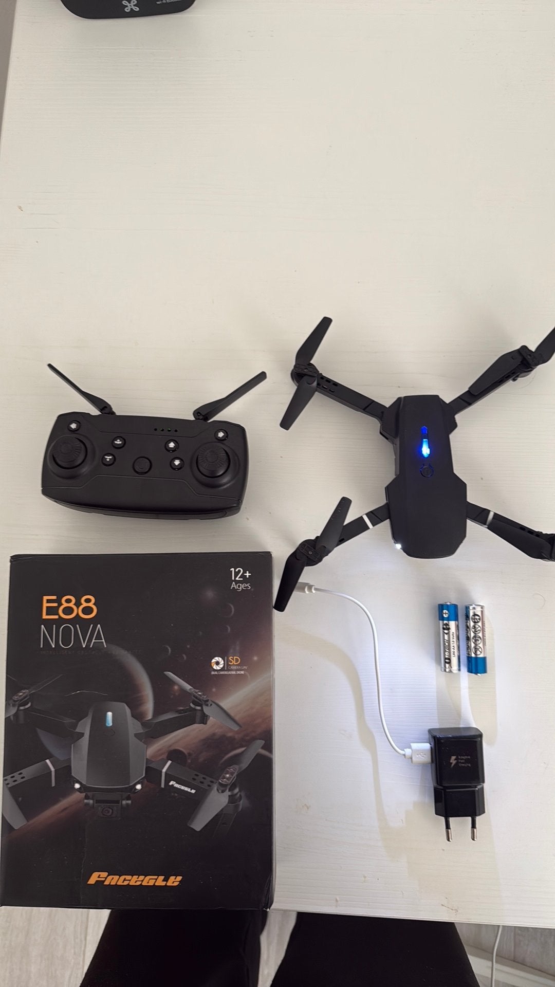 Drone E88 nova, Audio, Tv en Foto, Drones, 100 tot 1000 meter, Overige merken, 15 tot 30 minuten, Zo goed als nieuw
