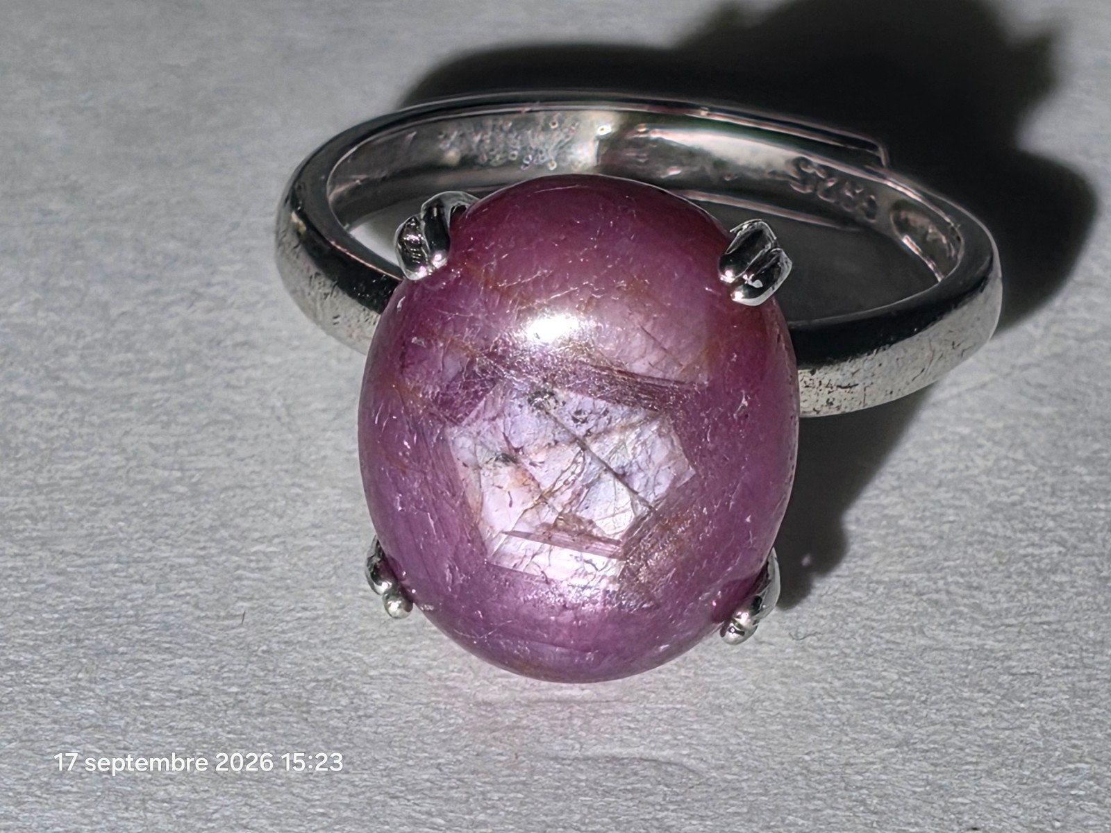 Bague en argent massif avec rubis naturel étoilé, Neuf, Enlèvement, Argent, Argent