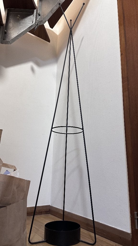 Porte-manteau sur pied en métal noir, Comme neuf, Enlèvement, 100 à 150 cm, Métal