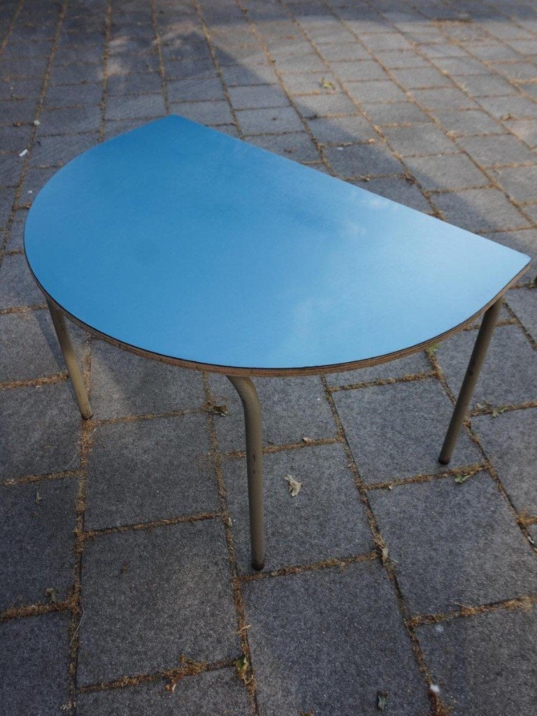 Leuk klein halfrond tafeltje van Tubax, Enlèvement, Utilisé, Table(s)