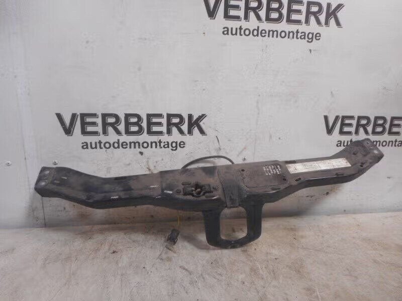 VOORFRONT SLOTPLAAT Mercedes-Benz C (W202) (01-1993/05-2000), Mercedes-Benz AG, Utilisé, Dialog.mb@mercedes-benz.com, Enlèvement ou Envoi