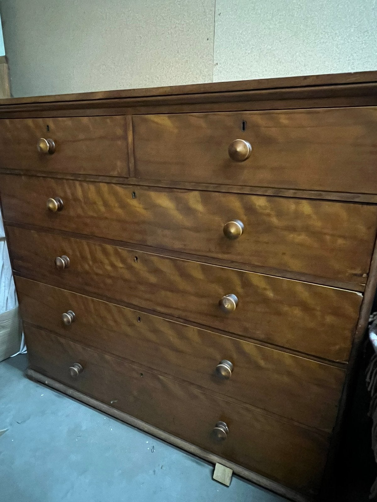 Belle commode ancienne en bois massif – 6 tiroirs, 100 à 150 cm, Enlèvement, Utilisé, 100 à 150 cm