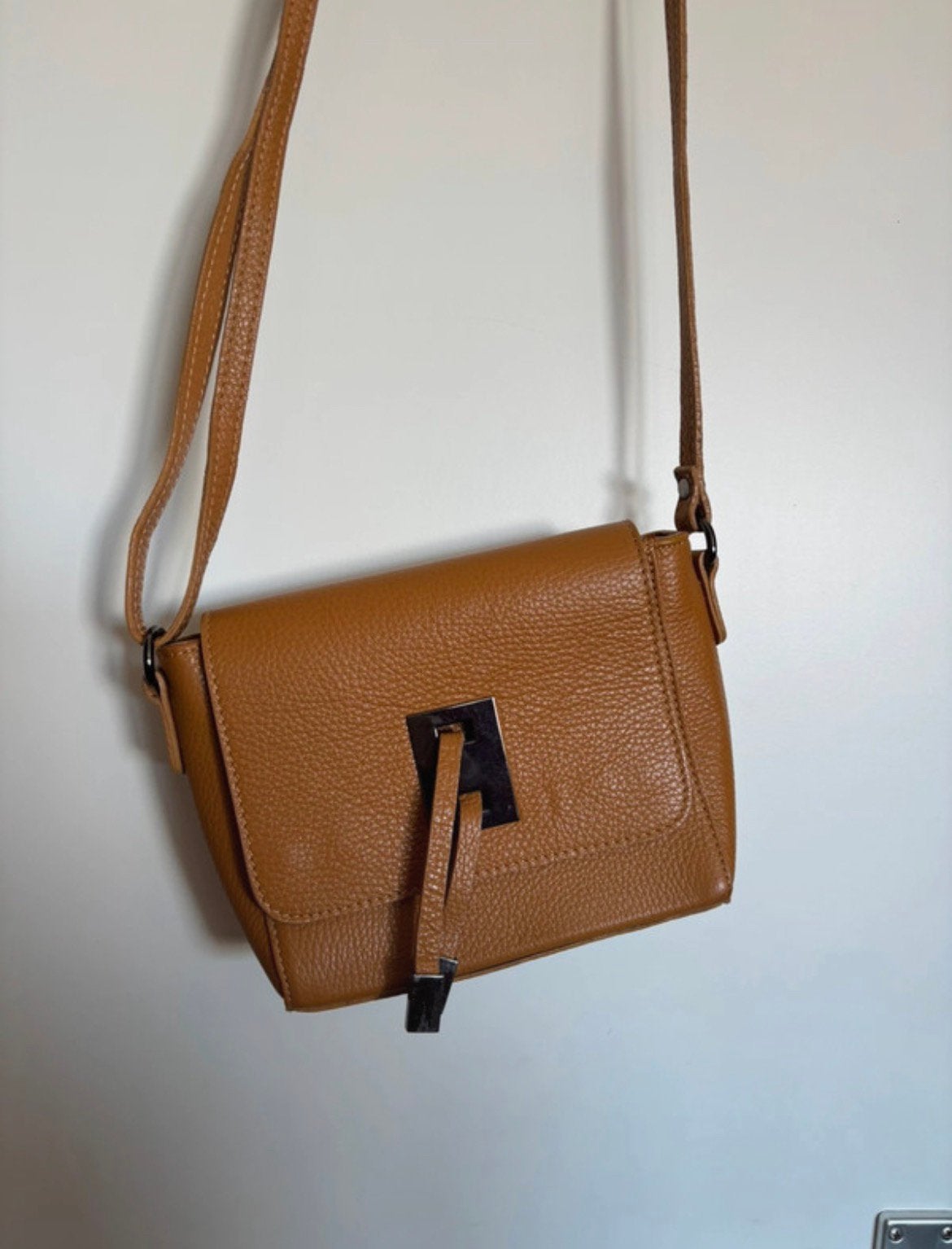 Crossover cool de couleur camel-ocre avec fermetures éclair, Autres marques, Cuir, Enlèvement ou Envoi, Comme neuf