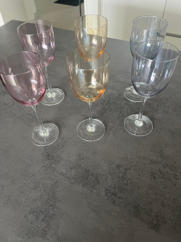 6 magnifiques verres à vin de ma grand-mère (3 couleurs), Enlèvement, Comme neuf