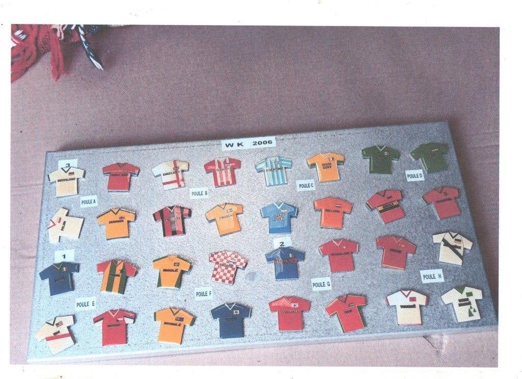 pins wk voetbal 2006  reeks van 32 pins, Ophalen, Nieuw, Sport, Speldje of Pin