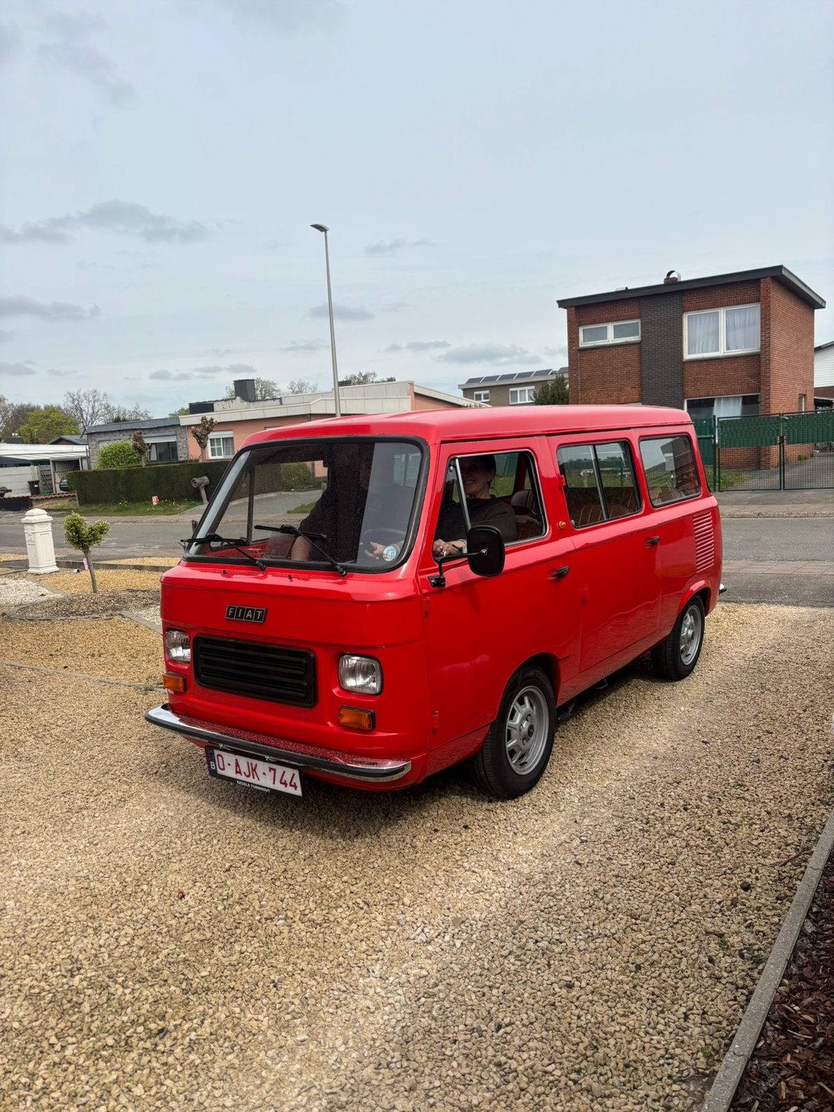 Fiat Pulmino 900T, Autos, Oldtimers & Ancêtres, Particulier, Fiat, Essence, 5 portes, Boîte manuelle, Rouge, Brun, Cuir synthéthique