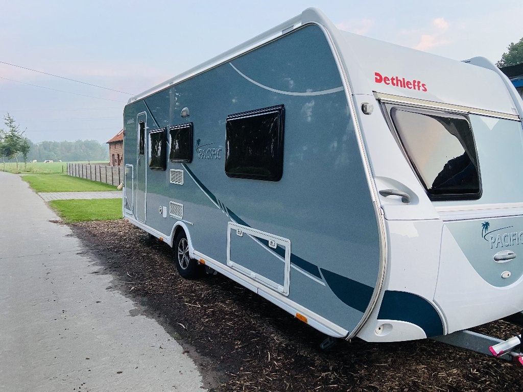Dethleffs pacific 530 SK, Kachel, 7 tot 8 meter, Treinzit, Particulier