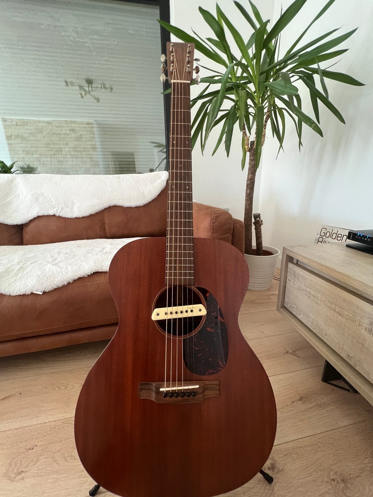 Martin 000-15M met LR baggs pickup, Muziek en Instrumenten, Snaarinstrumenten | Gitaren | Akoestisch, Ophalen, Zo goed als nieuw