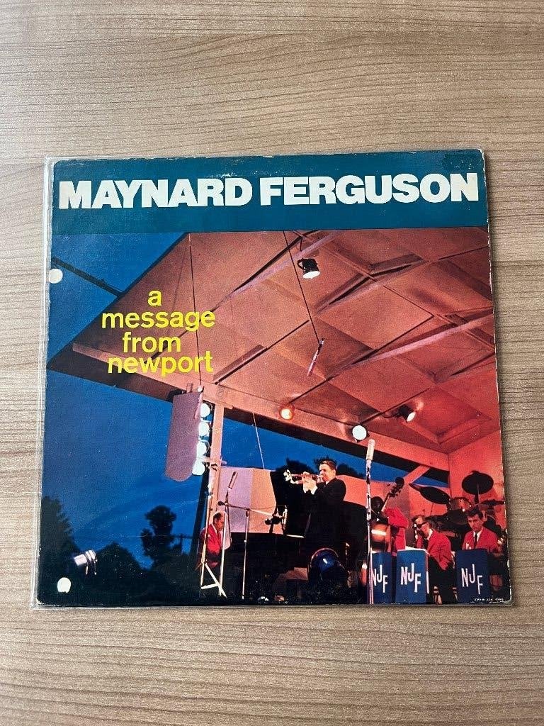 MAYNARD FERGUSON - EEN BERICHT UIT NEWPORT, LP, Gebruikt, Ophalen of Verzenden, Beschermende buitenhoes